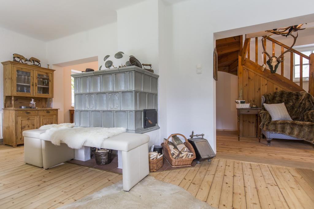 Forest Chalet, 15 Min To Salzburg Olt Town, And Most Beautiful Lakes, Secluded Location, 1,000 Sqm Garden, Mountainview, Panorama Sauna, Bath Whirlpool, Bbq&Bikes&Sunbeds For Free, Up To 10 P Golling an der Salzach Habitación foto
