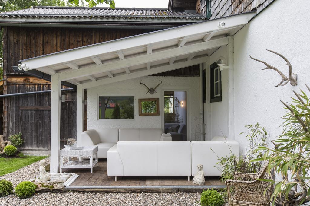 Forest Chalet, 15 Min To Salzburg Olt Town, And Most Beautiful Lakes, Secluded Location, 1,000 Sqm Garden, Mountainview, Panorama Sauna, Bath Whirlpool, Bbq&Bikes&Sunbeds For Free, Up To 10 P Golling an der Salzach Habitación foto